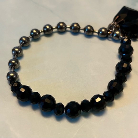 Elegant Black and Silver Beaded Stretch Bracelet - Picture 3 of 3
